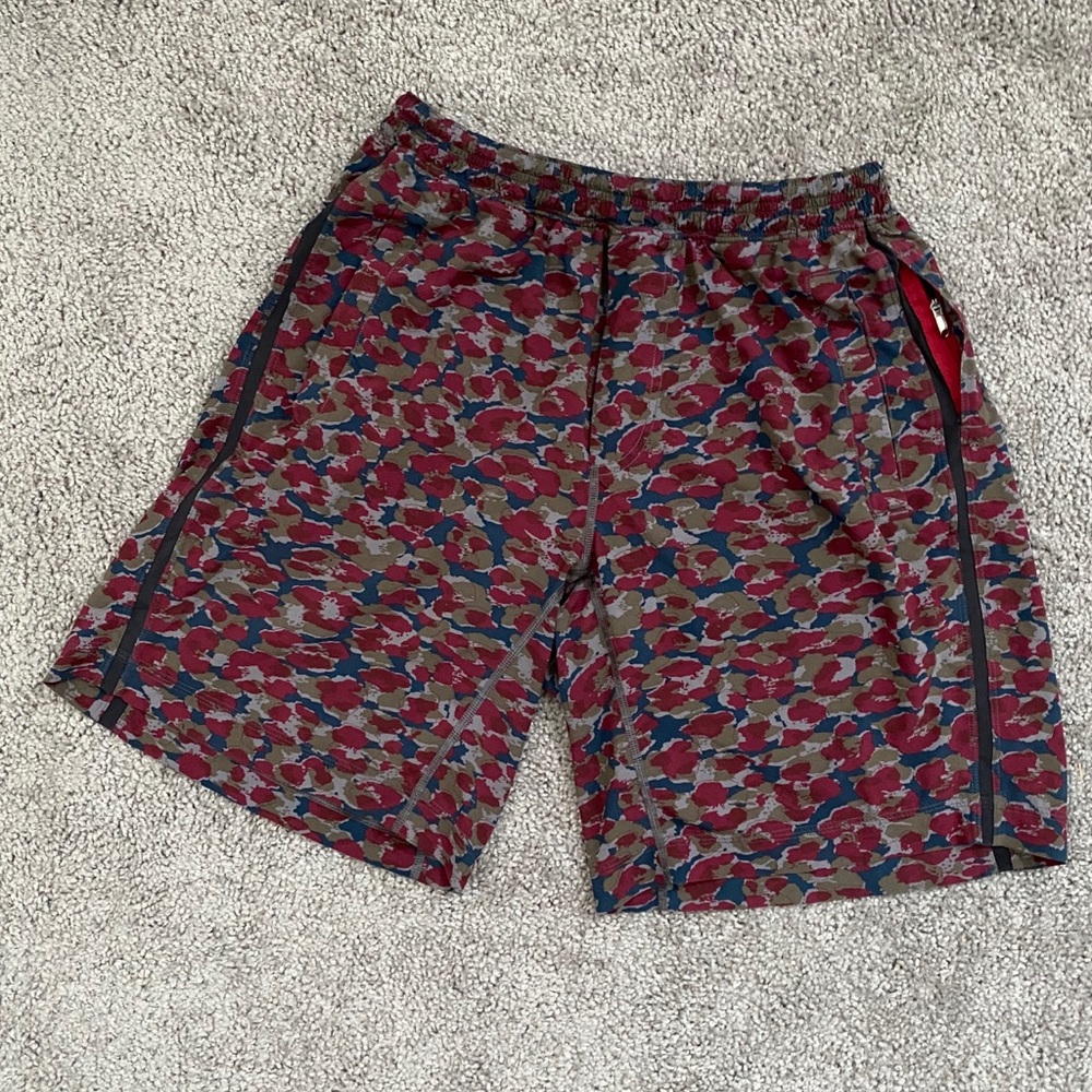 Men’s lululemon pacebreaker shorts